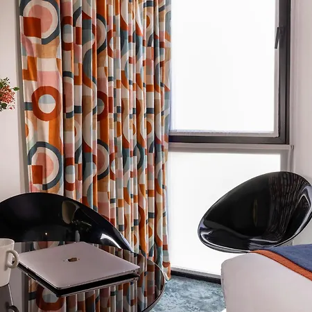 Le 7 Eiffel By Malone 4*