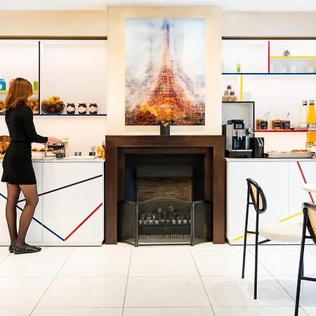 Le 7 Eiffel By Malone