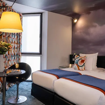 Le 7 Eiffel By Malone