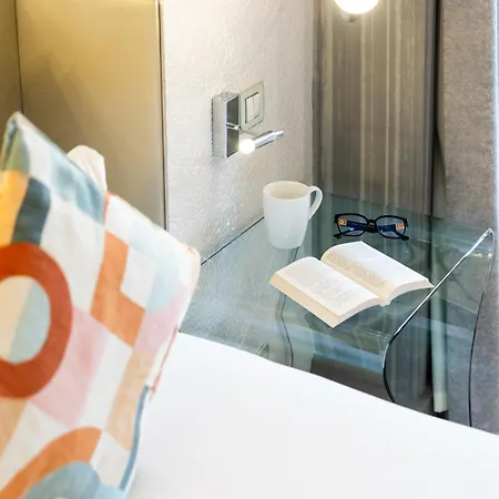 Le 7 Eiffel By Malone Hotel 4*