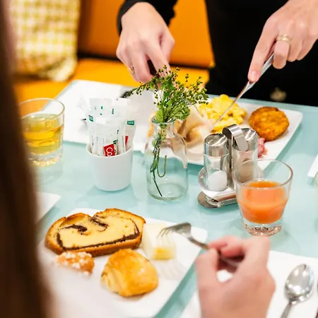 Le 7 Eiffel By Malone Hotel 4*