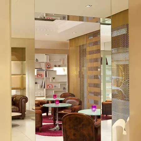 Le 7 Eiffel By Malone Hotel