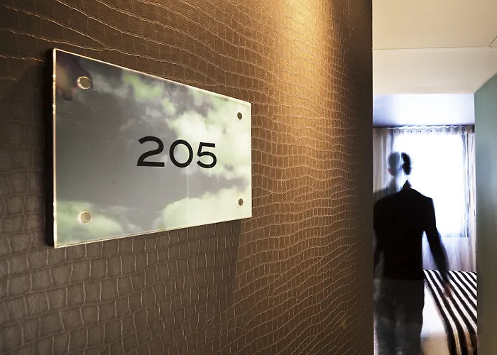 Le 7 Eiffel By Malone 4*