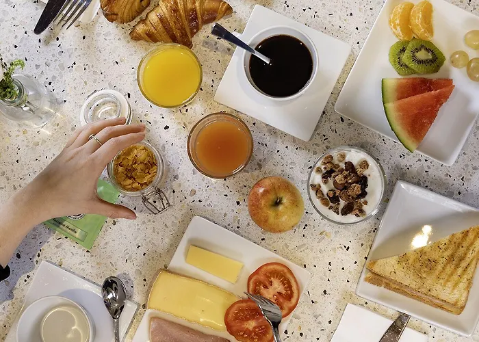 Отель Le 7 Eiffel By Malone Париж