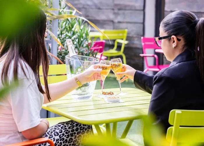 Le 7 Eiffel By Malone Parijs