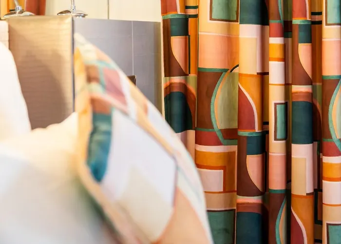 Le 7 Eiffel By Malone Parijs